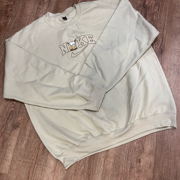 Nike Tops - N🐮ke Light Beige Crewneck Sweatshirt Oversized Sz L NWOT